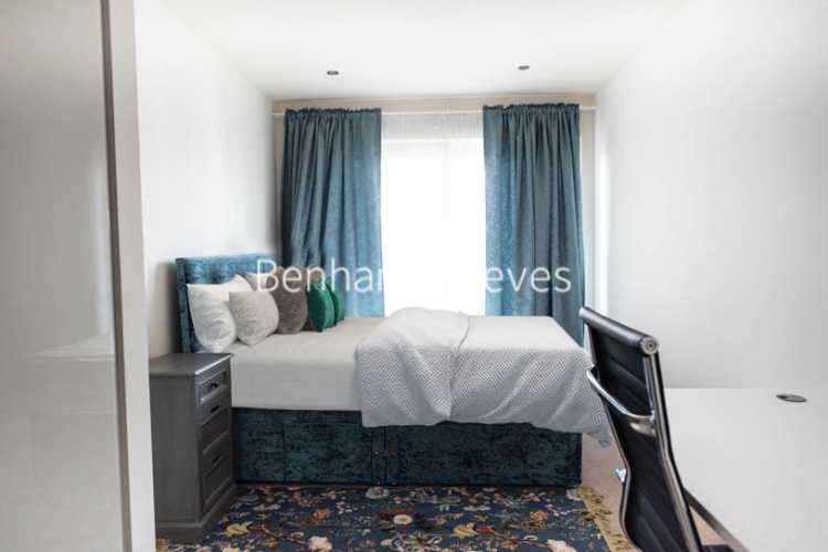 3 bedrooms flat to rent in Boulevard Drive, Colindale, NW9-image 3