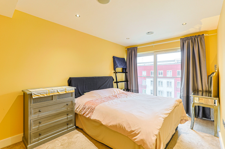 3 bedrooms flat to rent in Boulevard Drive, Colindale, NW9-image 4