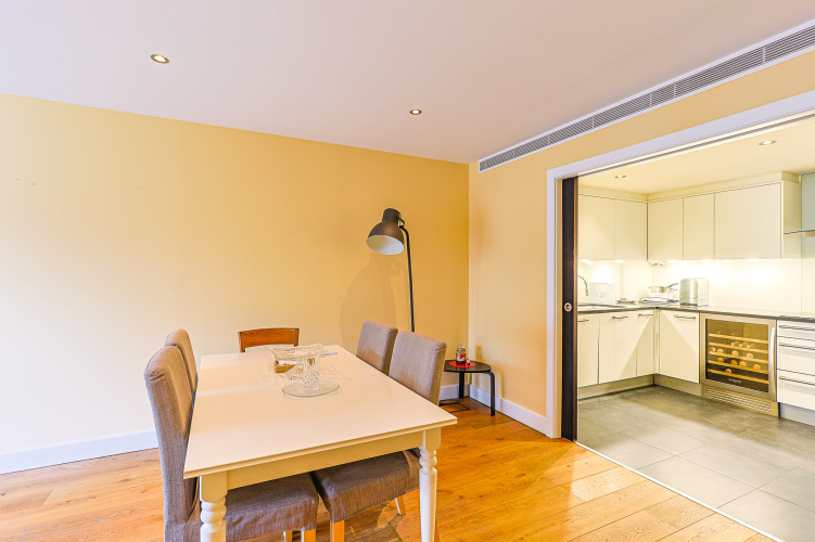 3 bedrooms flat to rent in Boulevard Drive, Colindale, NW9-image 8