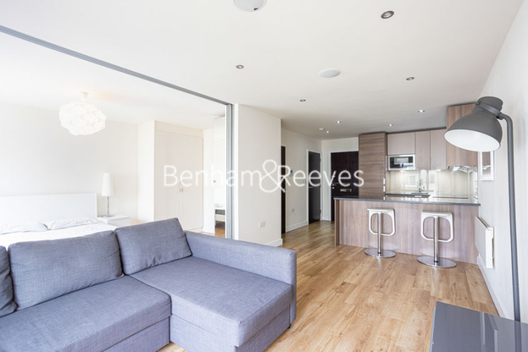 1  bedroom flat to rent in Aerodrome Road, Colindale, NW9-image 2