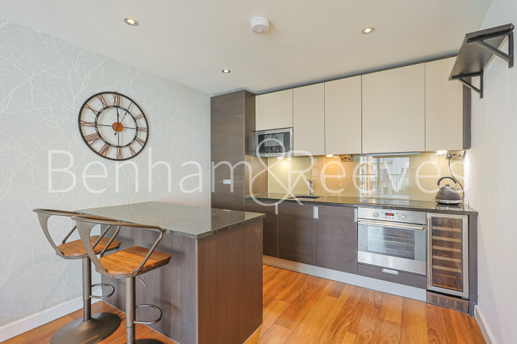 2  bedrooms flat to rent in Beaufort Park, Colindale, NW9-image 2