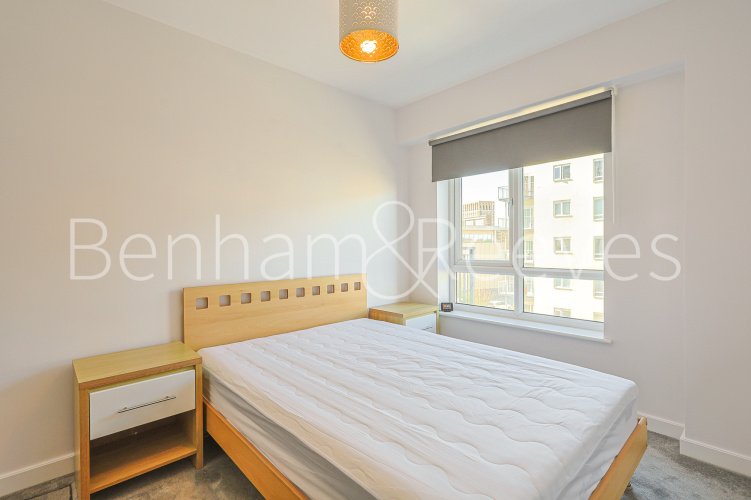 2  bedrooms flat to rent in Beaufort Park, Colindale, NW9-image 3