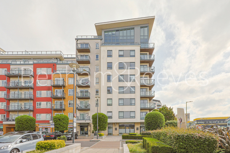 2  bedrooms flat to rent in Beaufort Park, Colindale, NW9-image 5