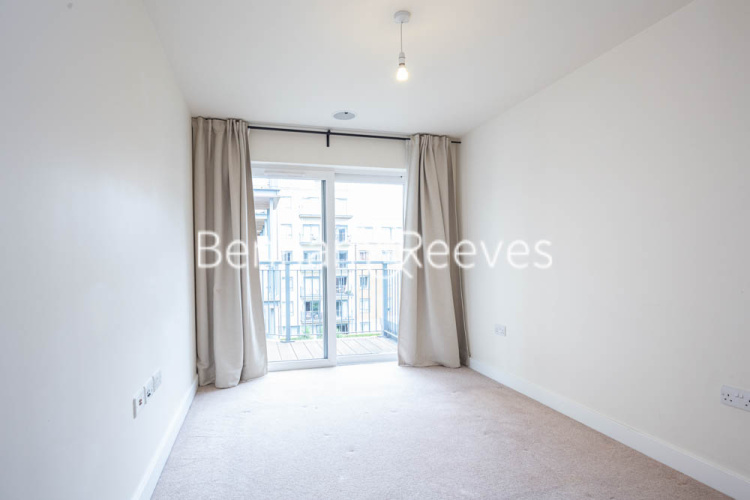 2  bedrooms flat to rent in Heritage Avenue, Colindale, NW9-image 1