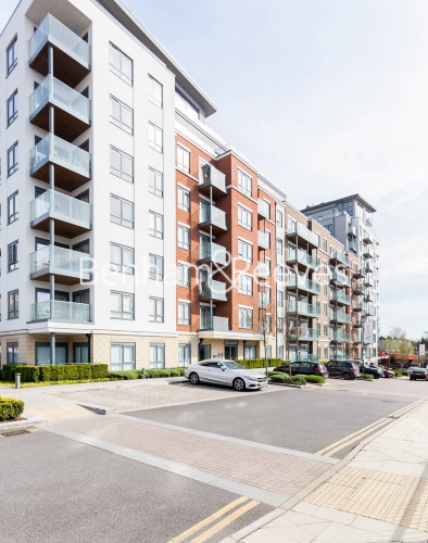 1  bedroom flat to rent in East Drive, Collindale, NW9-image 5