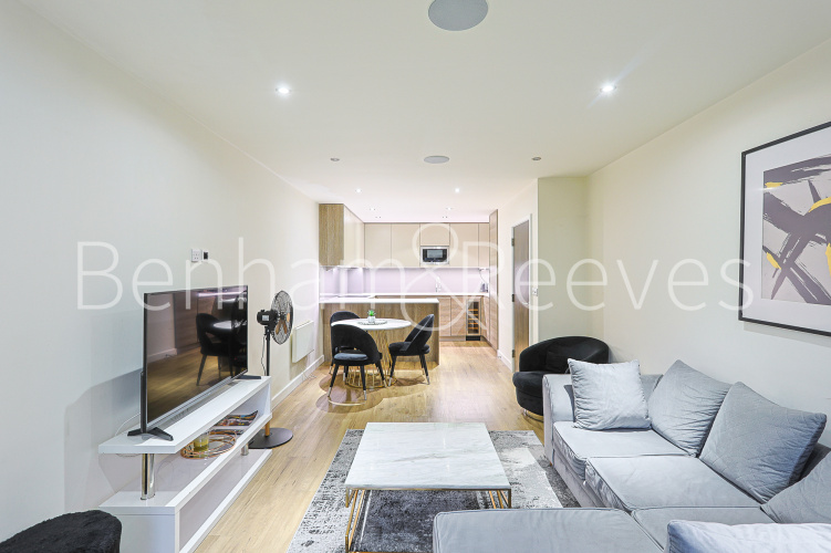 2  bedrooms flat to rent in East Drive, Colindale, NW9-image 1