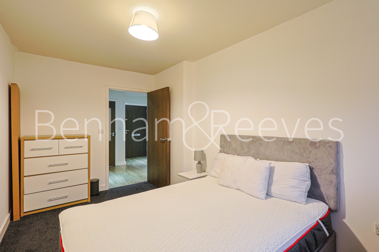 2  bedrooms flat to rent in East Drive, Colindale, NW9-image 6