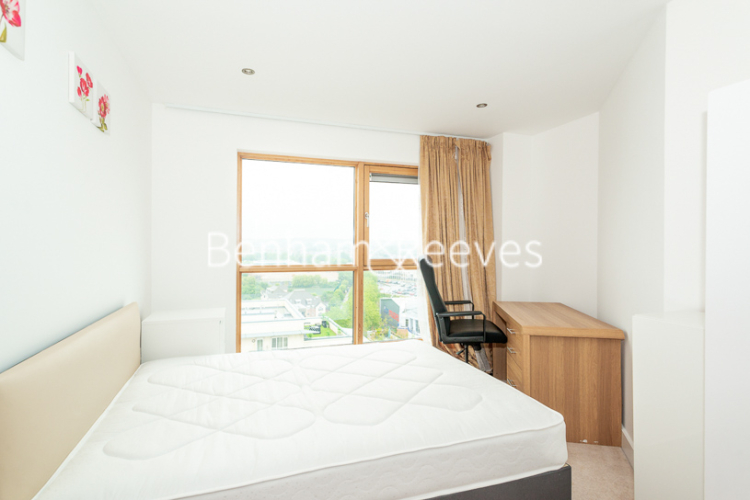 3 bedrooms flat to rent in Heritage Avenue, Colindale, NW9-image 3