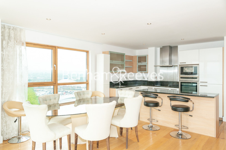 3 bedrooms flat to rent in Heritage Avenue, Colindale, NW9-image 8