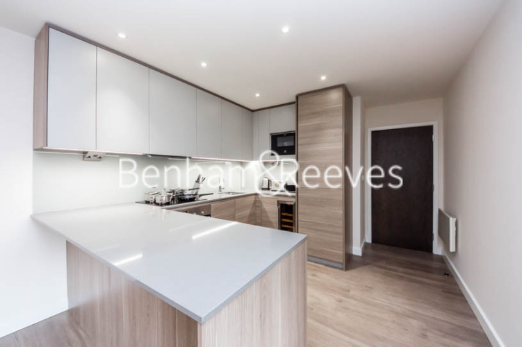 2  bedrooms flat to rent in Boulevard Drive, Colindale, NW9-image 1