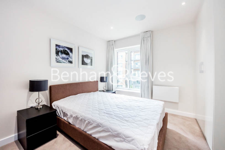 2 bedroom(s) flat to rent in Boulevard Drive, Colindale, NW9-image 2