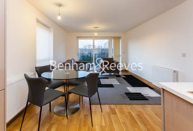 2 bedrooms flat to rent in Zodiac Close, Edgware, HA8-image 3