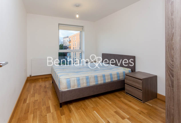 2 bedrooms flat to rent in Zodiac Close, Edgware, HA8-image 4