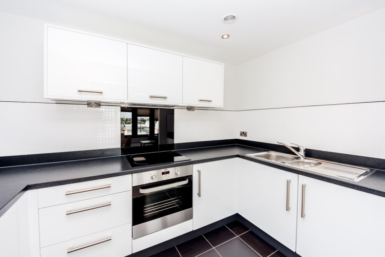 3  bedrooms flat to rent in Charcot Road, Colindale, NW9-image 5