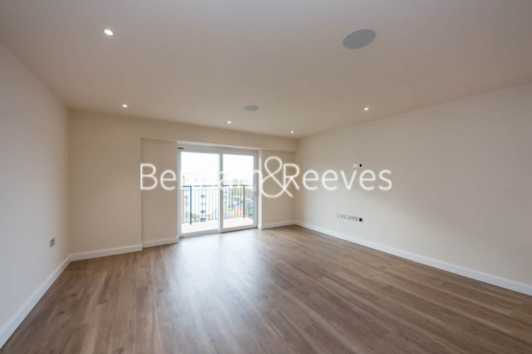 2  bedrooms flat to rent in Beaufort Square, Colindale, NW9-image 1