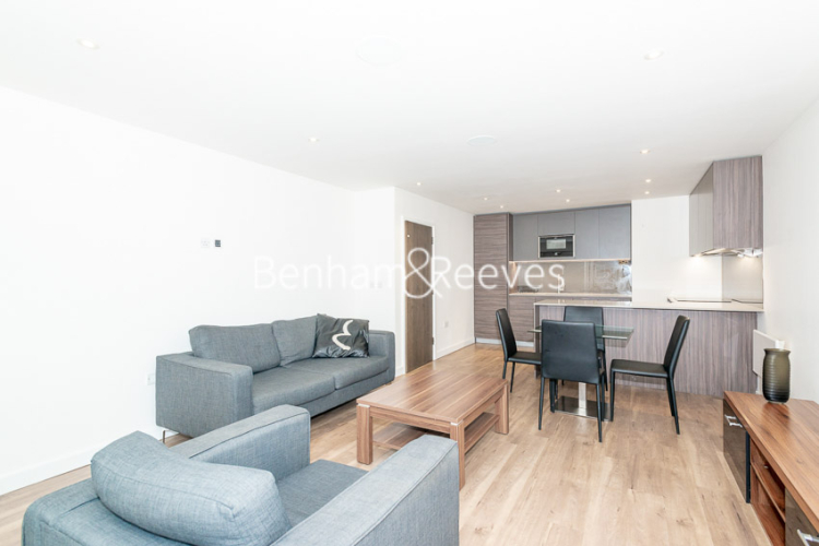 2  bedrooms flat to rent in Beaufort Square, Colindale, NW9-image 1