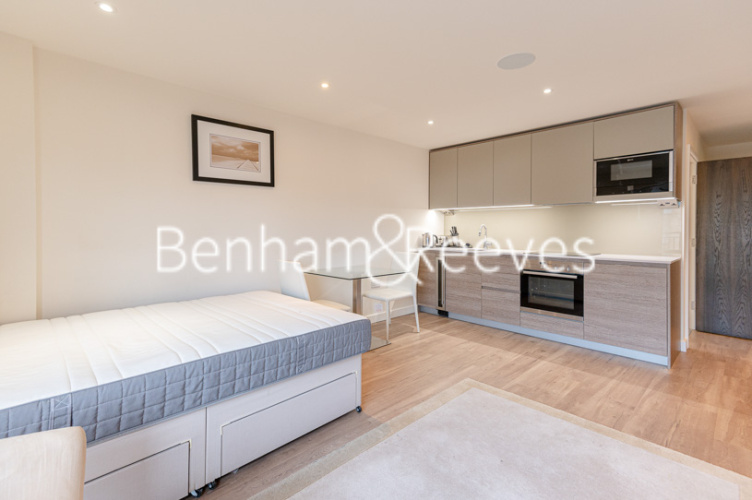 Studio flat to rent in Beaufort Square, Beaufort Park, NW9-image 3