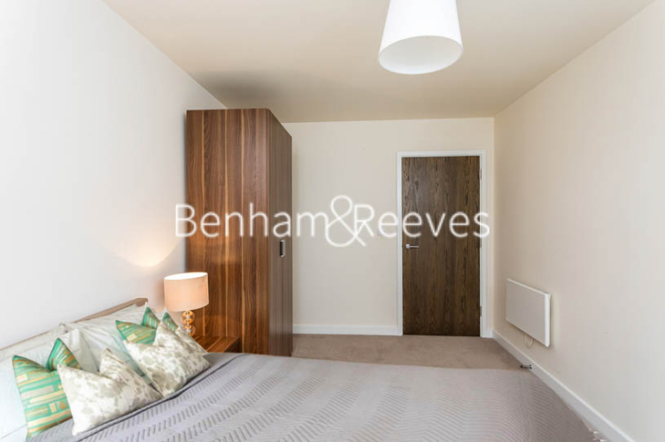 1  bedroom flat to rent in Beaufort Square, Colindale, NW9-image 10