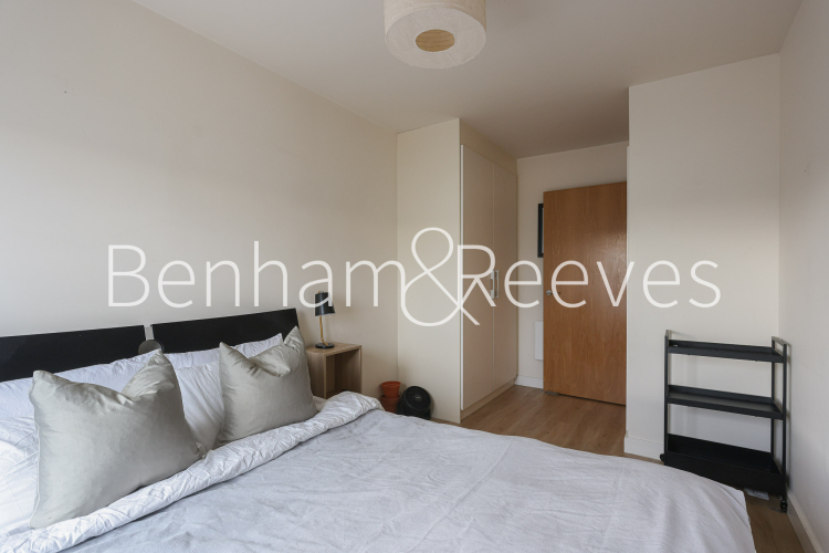 1  bedroom flat to rent in Heritage Avenue, Beaufort Park, NW9-image 11