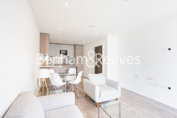 1  bedroom flat to rent in Beaufort Square, Colindale, NW9-image 2