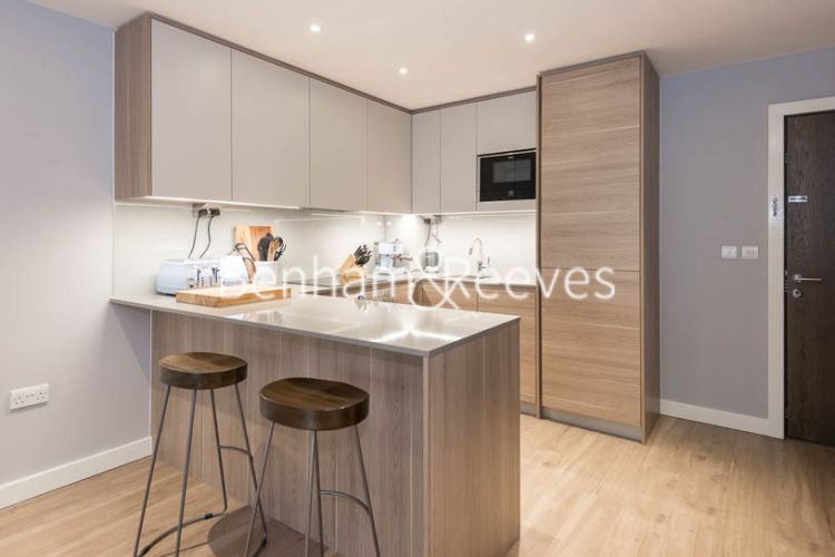 1 bedroom flat to rent in Boulevard Drive, Colindale, NW9-image 2