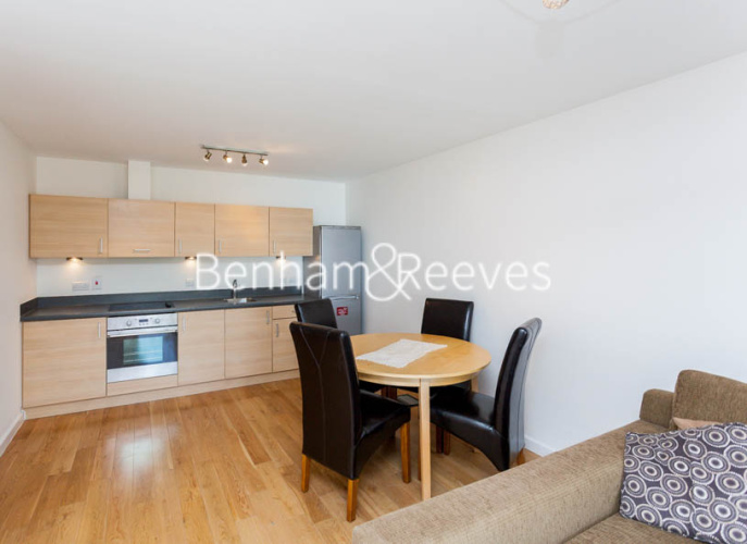 2  bedrooms flat to rent in Boulevard Drive, Beaufort Square, NW9-image 3
