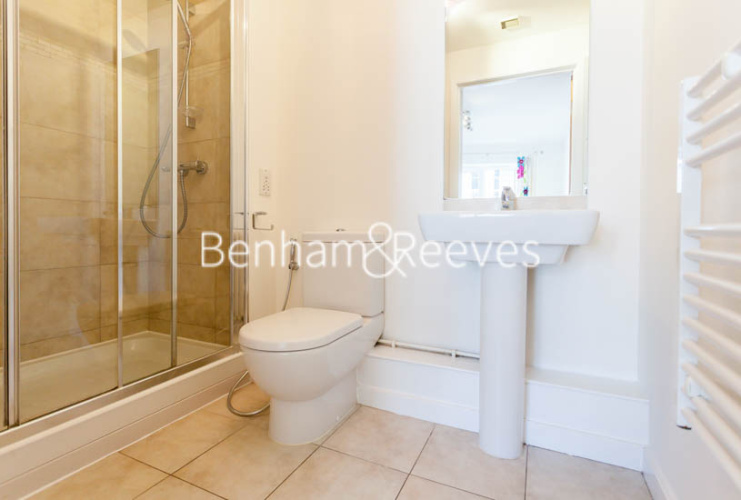 2  bedrooms flat to rent in Boulevard Drive, Beaufort Square, NW9-image 5