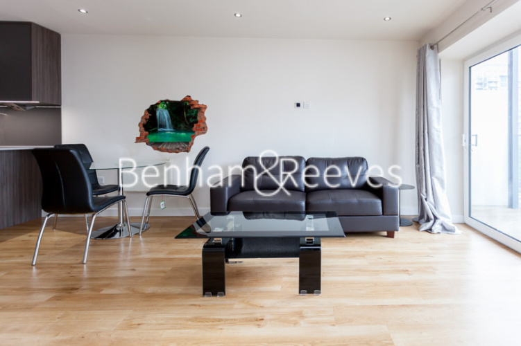 1 bedroom flat to rent in East Drive, Colindale, NW9-image 1