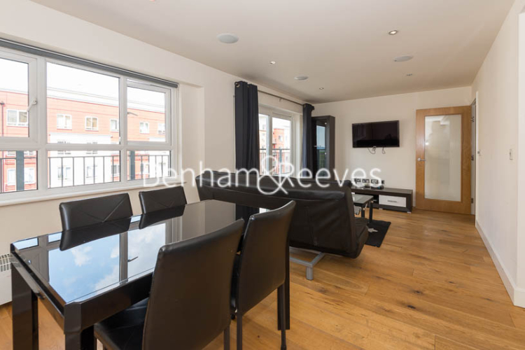 2 bedrooms flat to rent in Heritage Avenue, Colindale, NW9-image 3