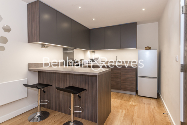 1  bedroom flat to rent in Beaufort Square, Colindale, NW9-image 2