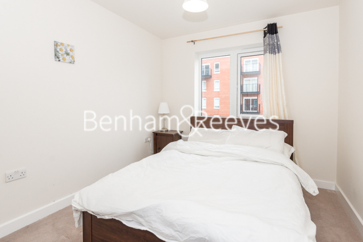 1  bedroom flat to rent in Beaufort Square, Colindale, NW9-image 3