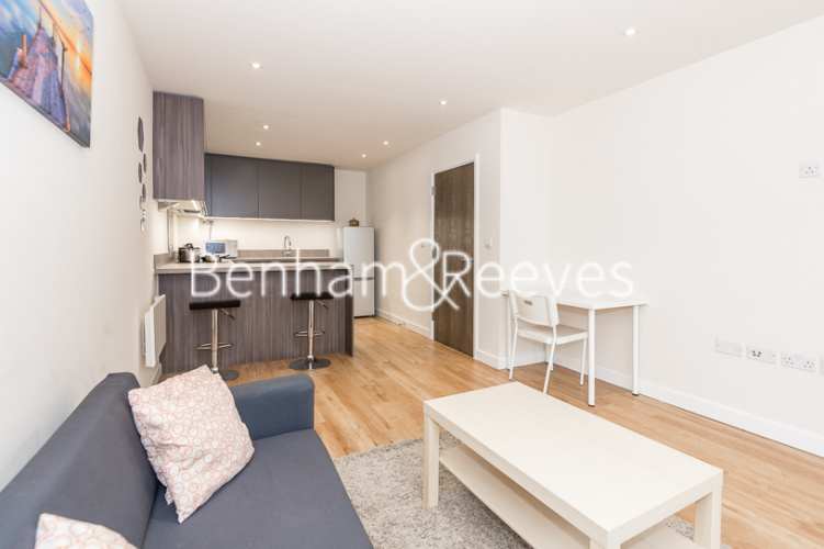 1  bedroom flat to rent in Beaufort Square, Colindale, NW9-image 6