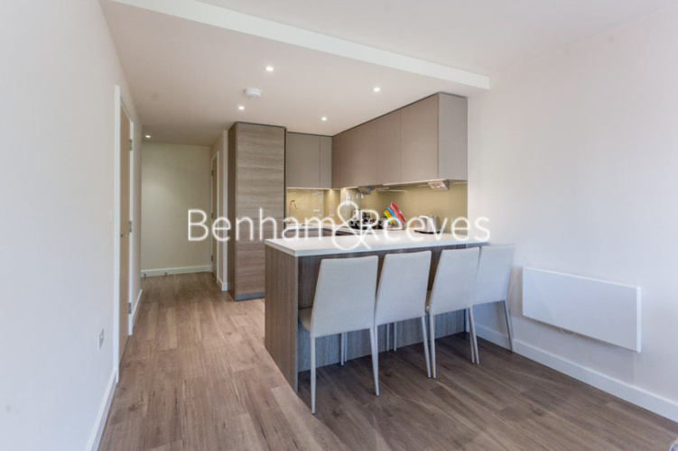 1  bedroom flat to rent in Beaufort Square, Colindale, NW9-image 2