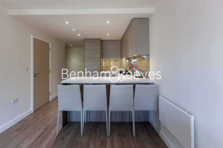 1  bedroom flat to rent in Beaufort Square, Colindale, NW9-image 8