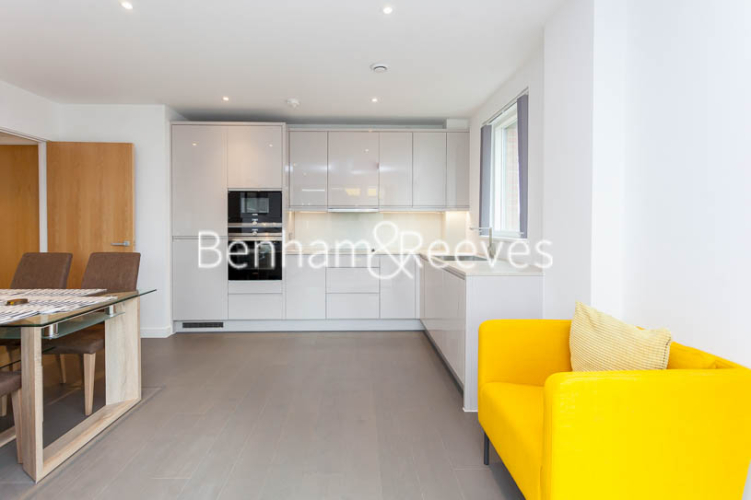 2 bedrooms flat to rent in Lismore Boulevard, Colindale, NW9-image 2