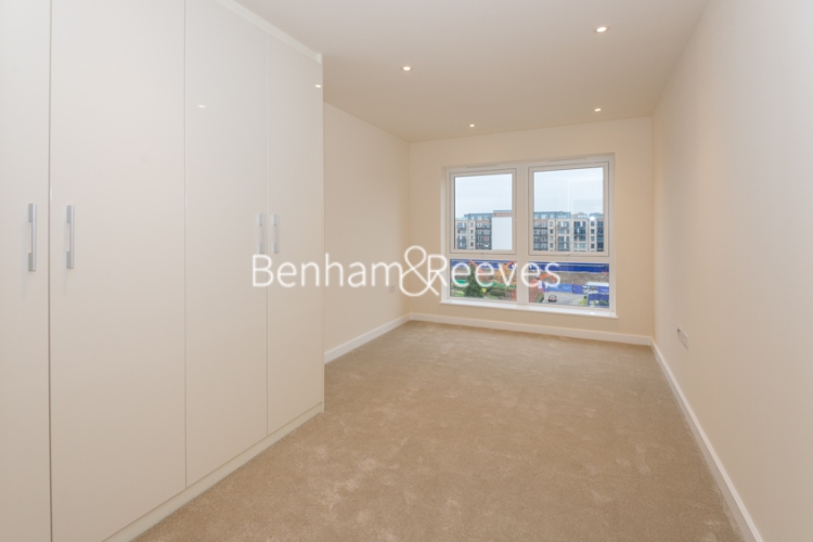 2 bedrooms flat to rent in Beaufort Square, Colindale, NW9-image 2