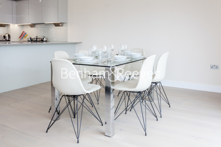 3  bedrooms flat to rent in Beaufort Square, Colindale, NW9-image 3
