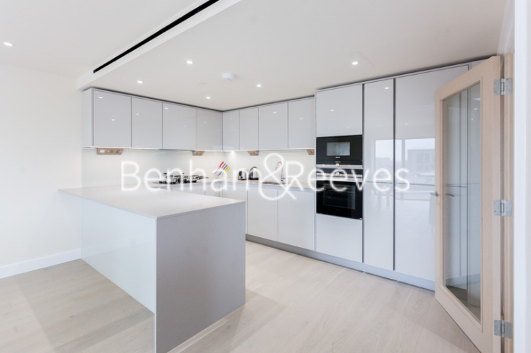 3  bedrooms flat to rent in Beaufort Square, Colindale, NW9-image 2