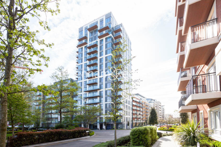 3  bedrooms flat to rent in Beaufort Square, Colindale, NW9-image 11