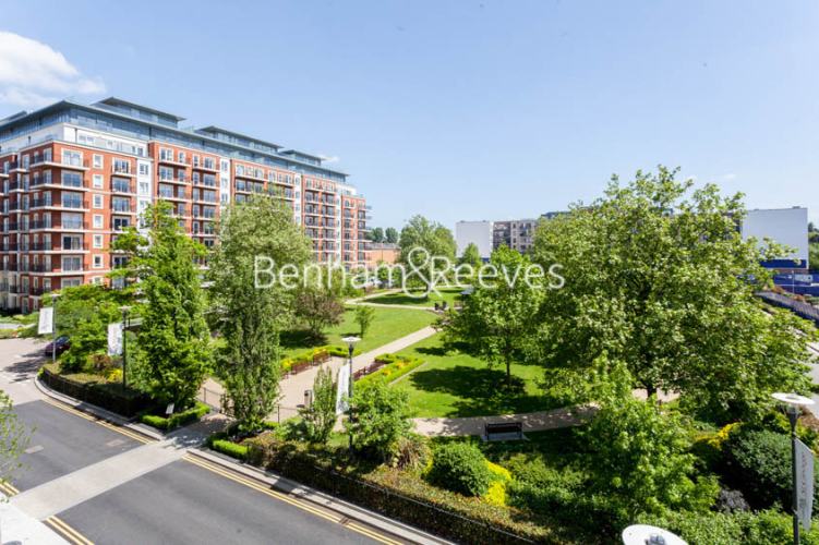 3 bedrooms flat to rent in Beaufort Square, Colindale, NW9-image 12