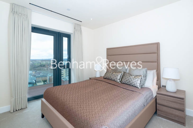 3 bedrooms flat to rent in Beaufort Square, Colindale, NW9-image 14