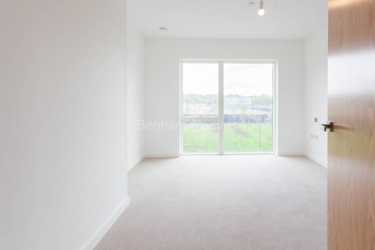 2  bedrooms flat to rent in Thunrey Close, Colindale, NW9-image 5