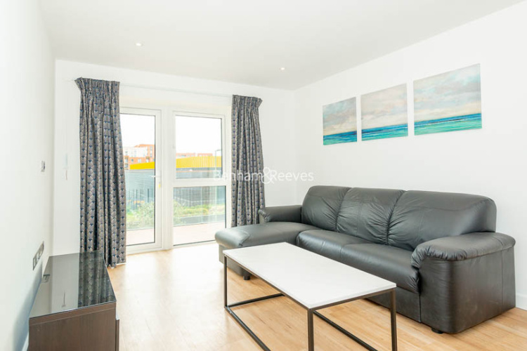 2  bedrooms flat to rent in Aerodrome Road, Colindale, NW9-image 1