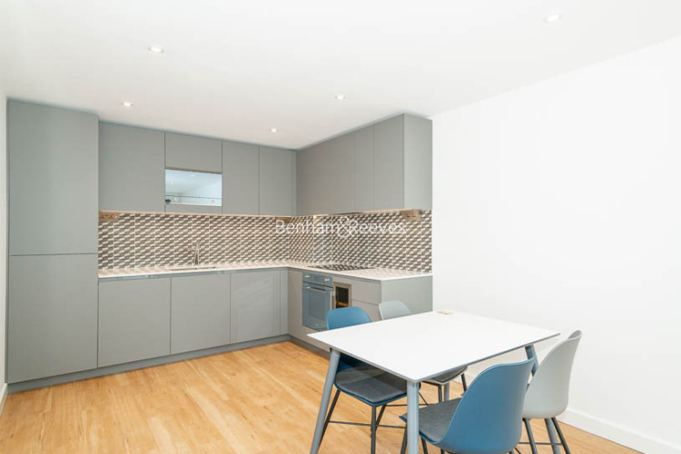 2  bedrooms flat to rent in Aerodrome Road, Colindale, NW9-image 3