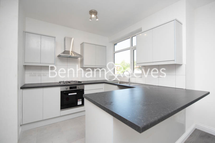 3 bedrooms flat to rent in Fairfields Close, Kingsbury, NW9-image 7