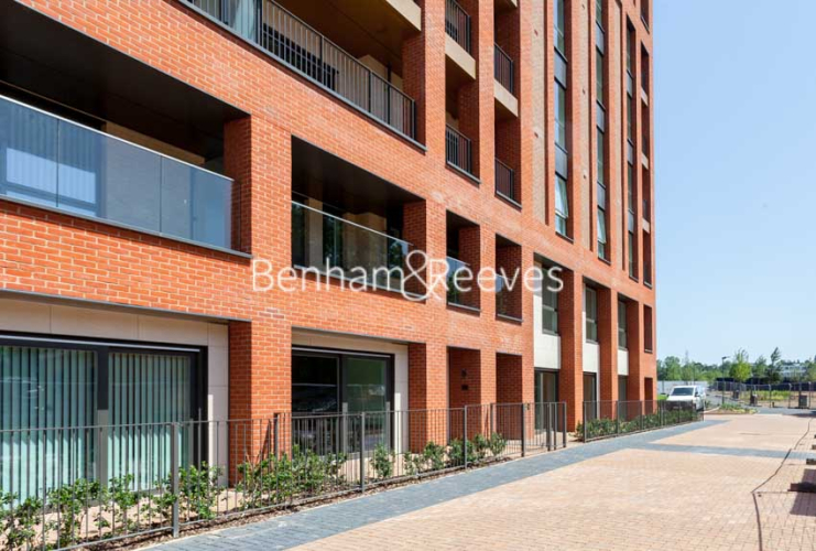 4  bedrooms flat to rent in Thonrey Close, Colindale, NW9-image 5