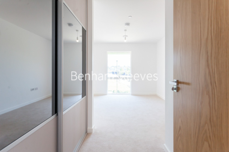 4 bedrooms flat to rent in Thonrey Close, Colindale, NW9-image 9