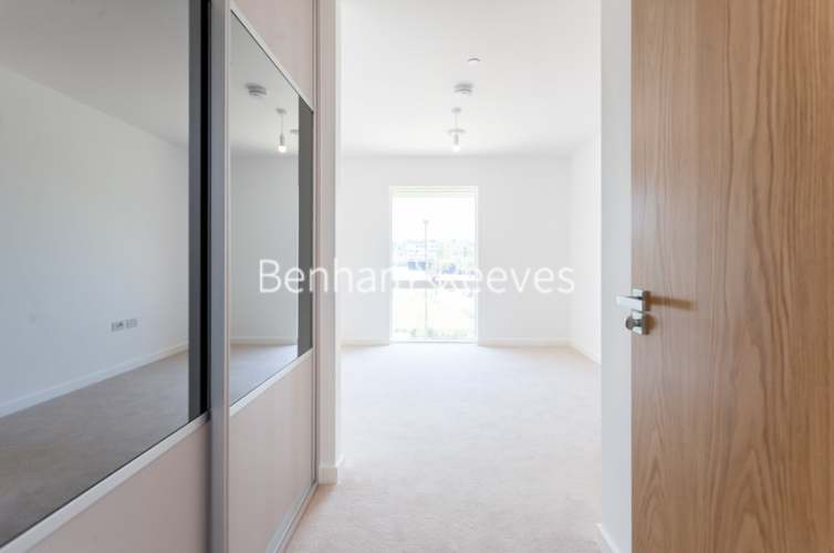 4  bedrooms flat to rent in Thonrey Close, Colindale, NW9-image 9