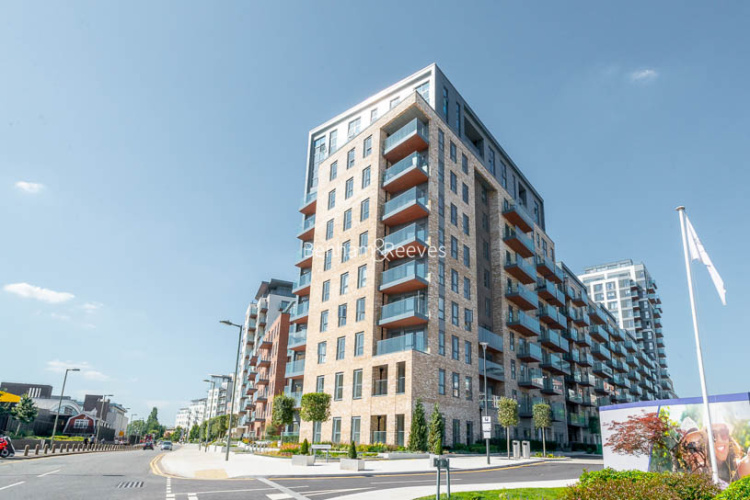 Studio flat to rent in Caversham Road, Colindale, NW9-image 5