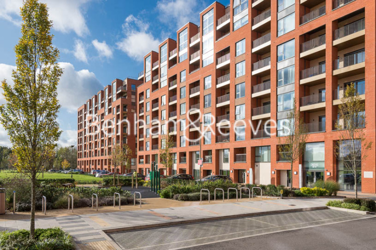 2 bedrooms flat to rent in Lismore Boulevard, Colindale, NW9-image 4